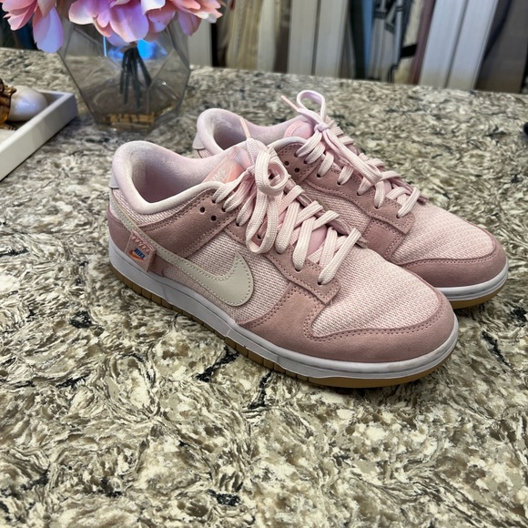 Light Pink Nike Air Force - Picture 2 of 7